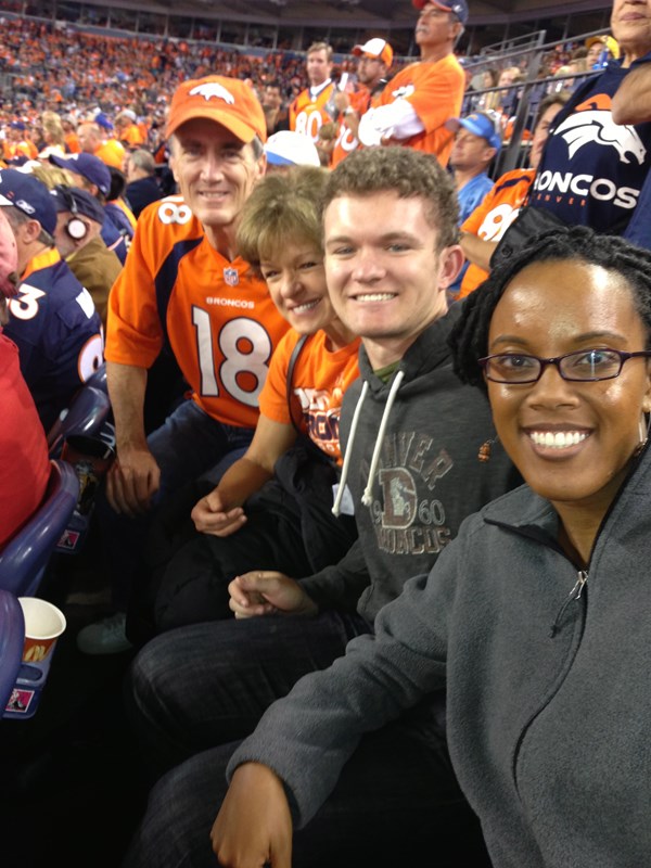Team 4Life en el Sports Authority en Denver